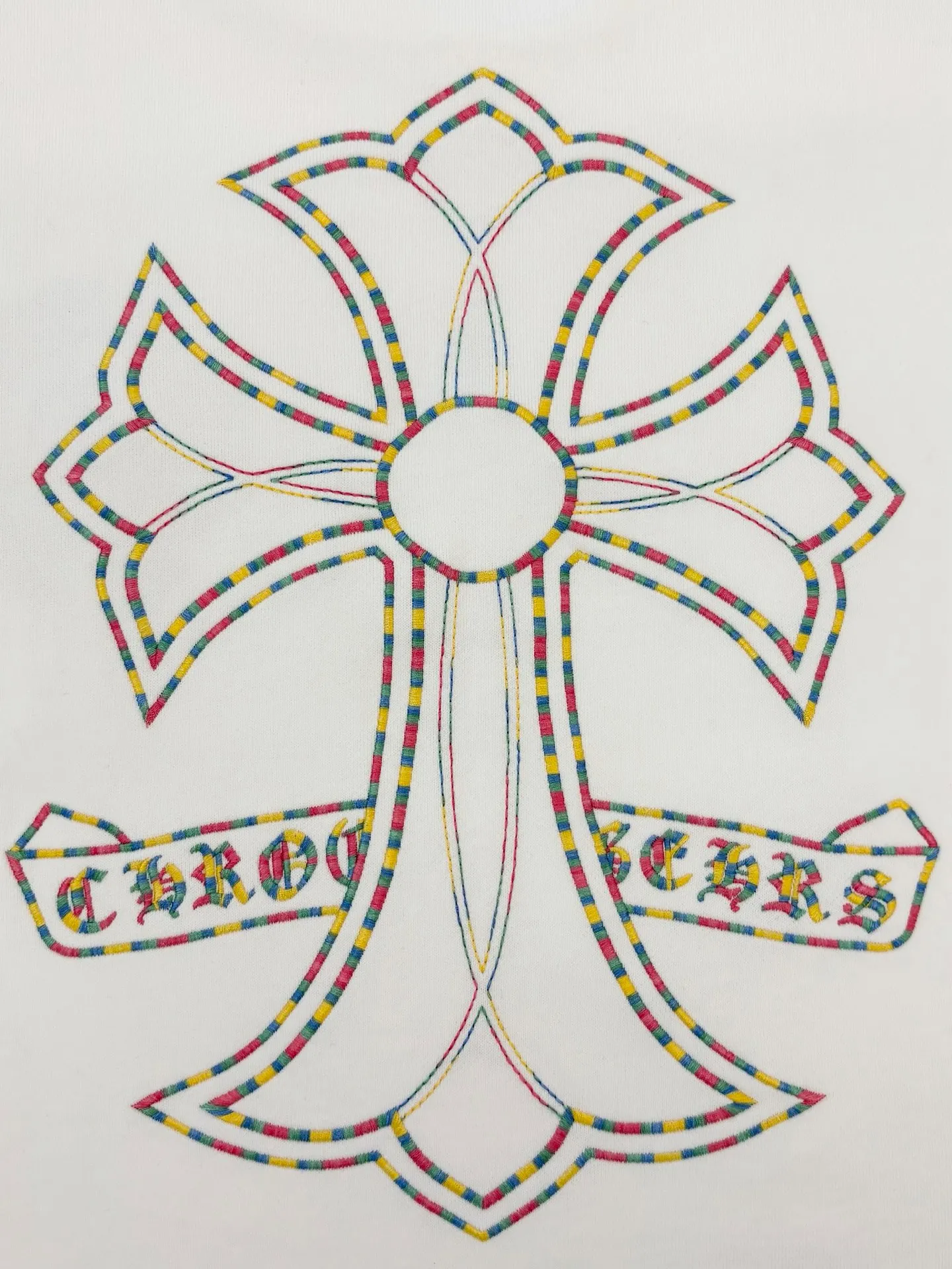 P250 [High Quality] Chrome Hearts Embroidery🪡Cross + Horseshoe‼ ️Round neck sweatshirt *Customized 420g terry cotton fabric, the fabric is soft, skin-friendly and comfortable *Embroidery process: front cross + rivet embroidery *A very simple and elegant classic continuation. It is unparalleled in terms of upper body comfort, interpreting your luxury and taste, and creating your fashion style and charm. Three complete standards. Same style for men and women. 𝐂𝐎𝐋𝐎𝐔𝐑: Black/White 𝐒𝐈𝐙𝐄: S-XL